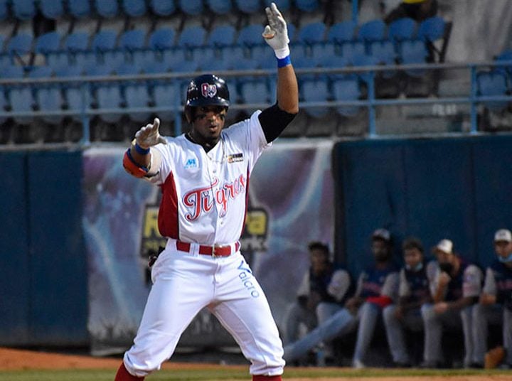 Roel Santos se despide de Aragua y del béisbol venezolano Roel Santos se despide de Aragua y del béisbol venezolano