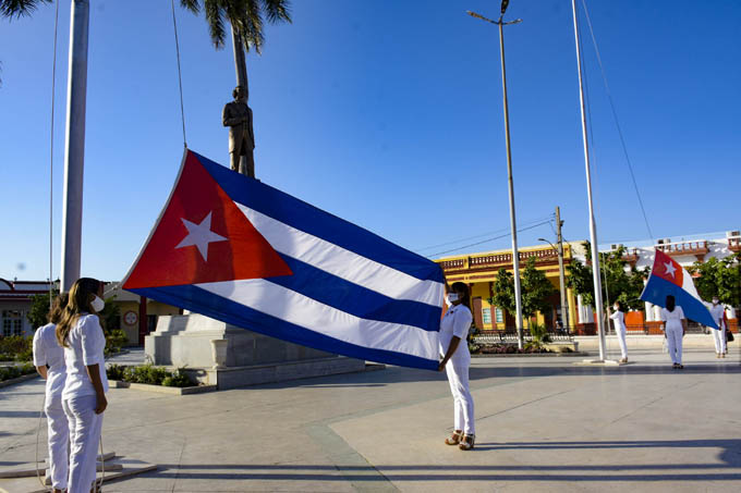Honran en Bayamo al Padre de la Patria Honran en Bayamo al Padre de la Patria