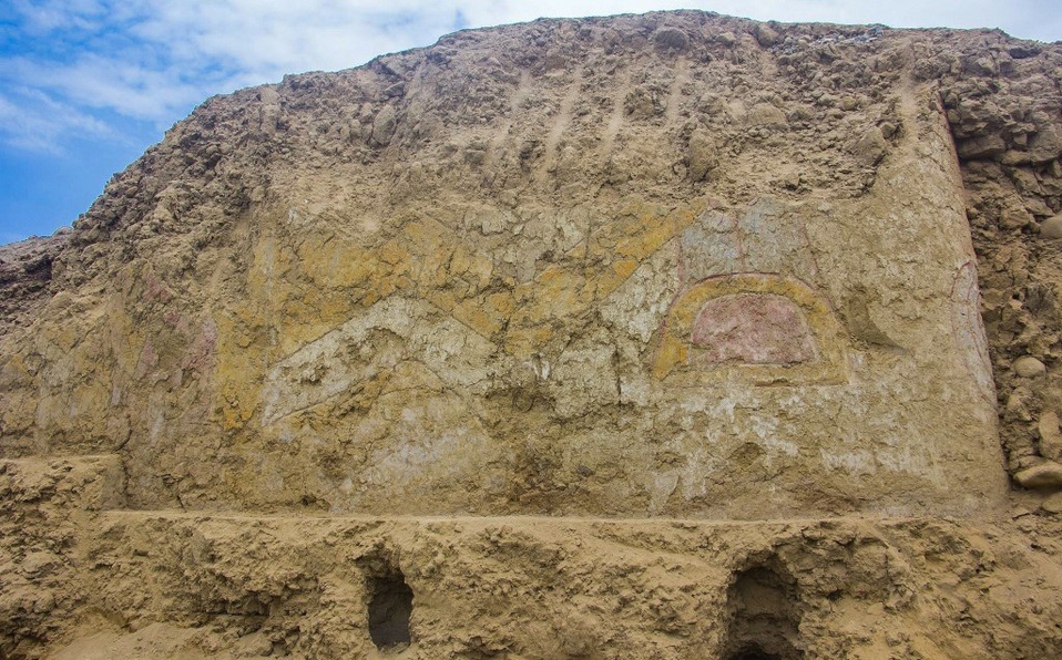 Descubren mural prehispánico en terreno agrícola de Perú Descubren mural prehispánico en terreno agrícola de Perú