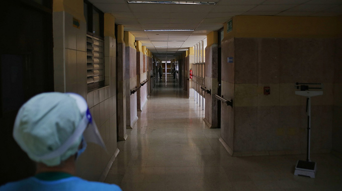 Zona Roja: mujeres cubanas en primera línea contra la COVID-19 Zona Roja: mujeres cubanas en primera línea contra la COVID-19