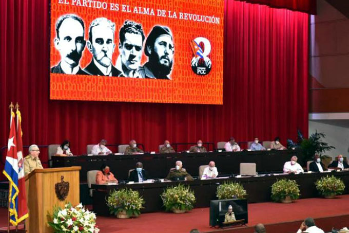 Aprueba 8vo Congreso del Partido Resolución sobre la Actualización de la Conceptualización del Modelo Cubano de Desarrollo Socialista