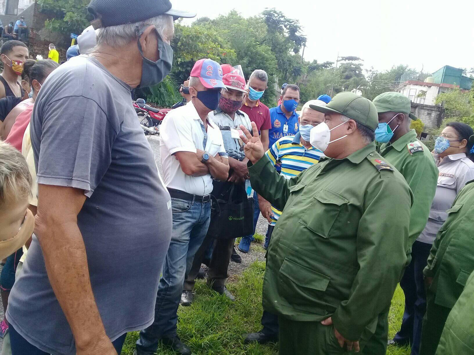 Consejo de Defensa recorre barrios afectados por intensas lluvias en Manzanillo (+fotos) Consejo de Defensa recorre barrios afectados por intensas lluvias en Manzanillo (+fotos)