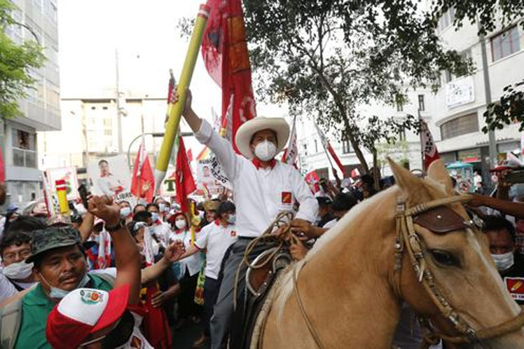 Perú: Conteo confirma victoria de Castillo, pendientes impugnaciones (+Foto) Perú: Conteo confirma victoria de Castillo, pendientes impugnaciones (+Foto)
