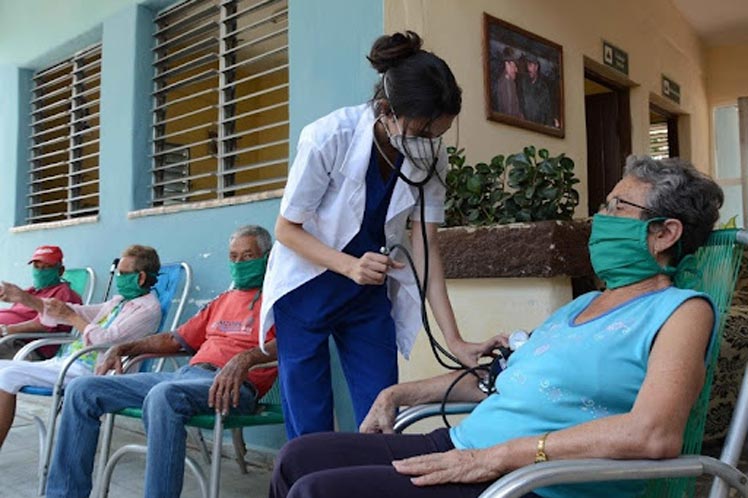 Cuba y su respuesta a la pandemia de la Covid-19 Cuba y su respuesta a la pandemia de la Covid-19