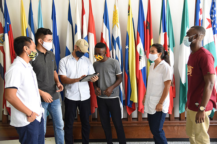 Escuela Latinoamericana de Medicina: red de galenos por el mundo (+ Fotos) Escuela Latinoamericana de Medicina: red de galenos por el mundo (+ Fotos)