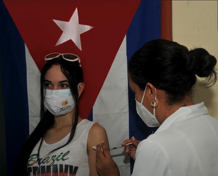 Cuba lidera en el mundo la estadística de inyecciones diarias por cada cien habitantes contra la COVID (+ Video) Cuba lidera en el mundo la estadística de inyecciones diarias por cada cien habitantes contra la COVID (+ Video)