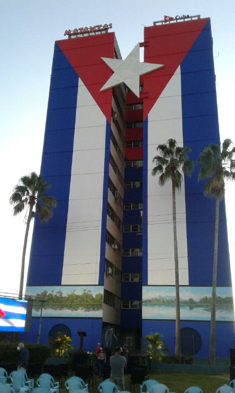 Inauguran en Matanzas mural con la mayor bandera cubana en el mundo Inauguran en Matanzas mural con la mayor bandera cubana en el mundo