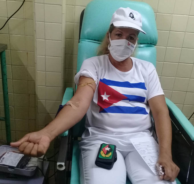 Realiza Sindicato de la Educación, la Ciencia y el Deporte donaciones de sangre 60×60 en saludo a su constitución (+fotos y audios) Realiza Sindicato de la Educación, la Ciencia y el Deporte donaciones de sangre 60×60 en saludo a su constitución (+fotos y audios)