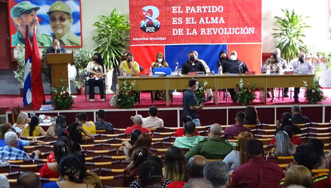 La producción de alimentos es la tarea principal La producción de alimentos es la tarea principal