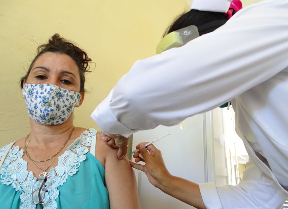 Comienzan administrar dosis refuerzo antiCovid-19 en capital de Cuba