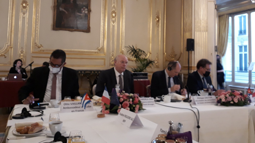 Exponen en Francia oportunidades para inversiones en Cuba