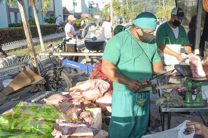 Granma desarrolla feria comercial por fin de año (+fotos)