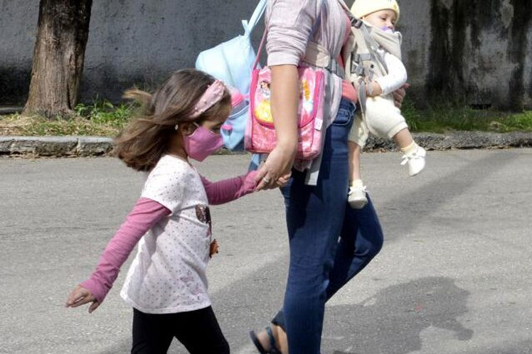 Cuba amplía protección a gestantes y madres trabajadoras Cuba amplía protección a gestantes y madres trabajadoras