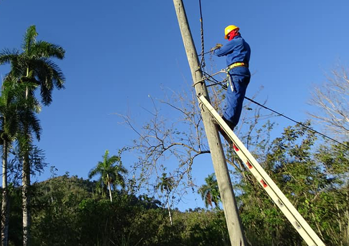 Aumenta servicio de telefonía básica en Granma Aumenta servicio de telefonía básica en Granma