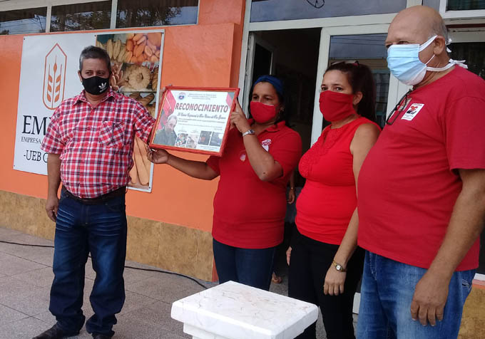 Inicia en Granma jornada de homenaje al trabajador de la industria alimentaria y la pesca(+fotos)