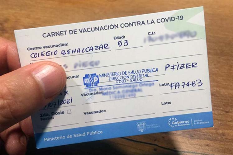 Ecuador exige carnet antiCovid-19 para viajes interprovinciales Ecuador exige carnet antiCovid-19 para viajes interprovinciales