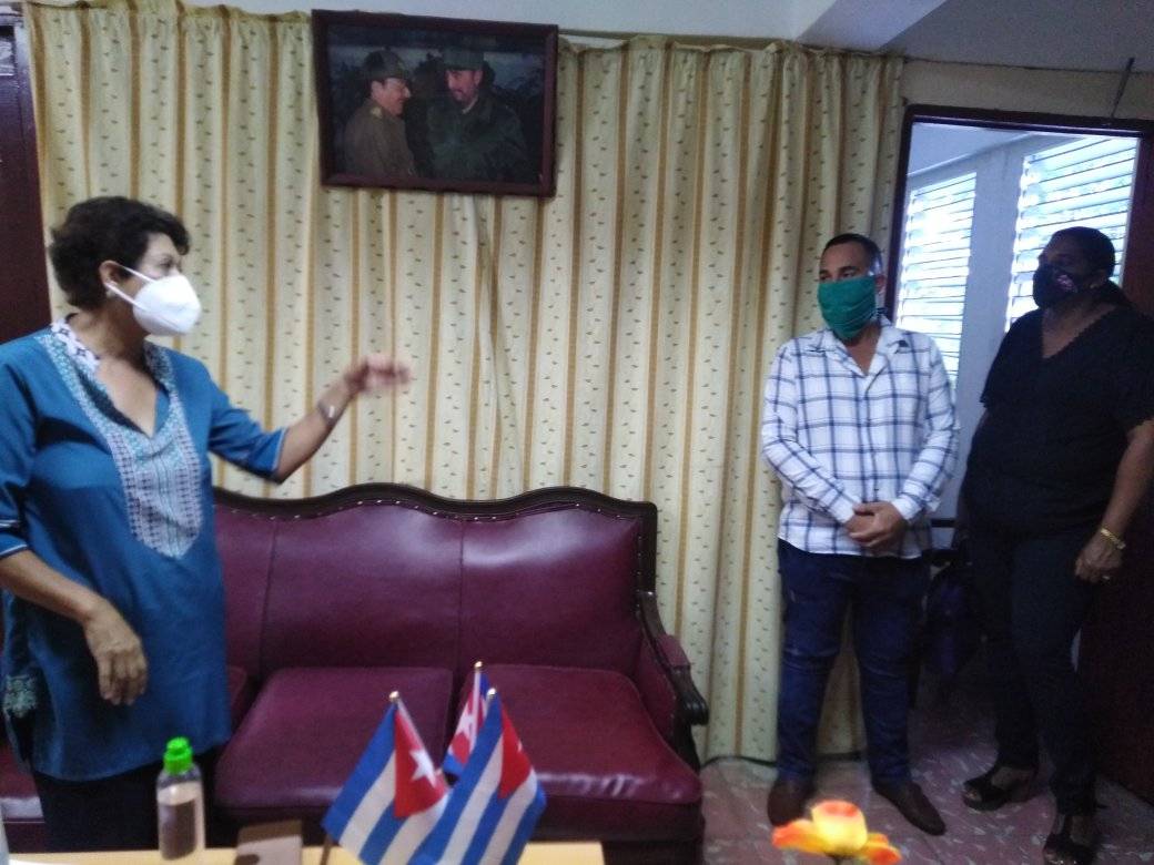 Comparte Ministra de Educación experiencias para revitalizar los barrios en Cauto Cristo Comparte Ministra de Educación experiencias para revitalizar los barrios en Cauto Cristo