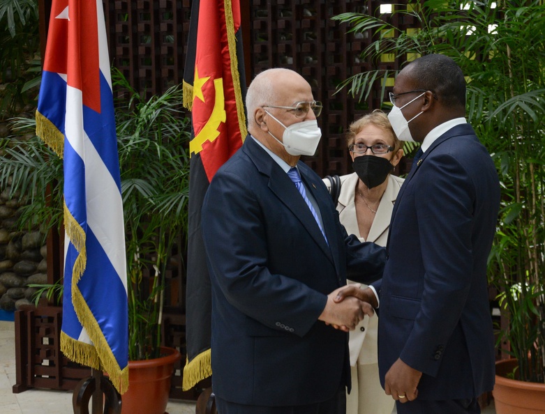 Cuba y Angola apuestan por fortalecer cooperación económica Cuba y Angola apuestan por fortalecer cooperación económica