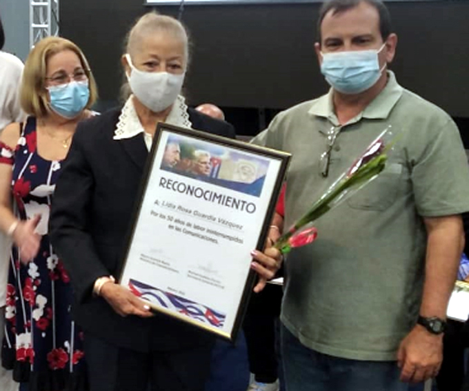 Medio siglo de labor, sin perder la sonrisa (+video) Medio siglo de labor, sin perder la sonrisa (+video)