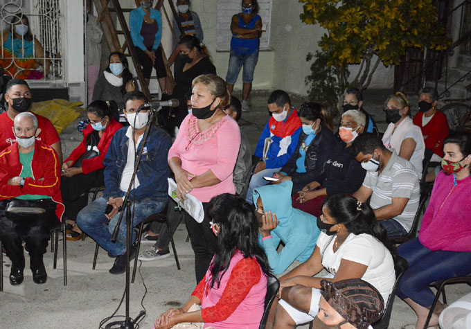 Analizan en Granma el proyecto del Código de Familias
