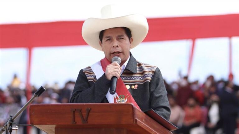 Presidente de Perú ofrece hoy mensaje en medio de polémica Presidente de Perú ofrece hoy mensaje en medio de polémica
