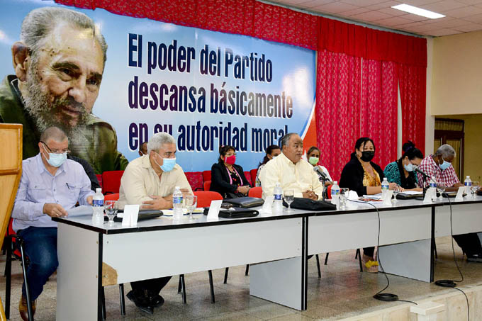 Aprobado texto del Informe Central a presentarse en Asamblea del Partido en Granma Aprobado texto del Informe Central a presentarse en Asamblea del Partido en Granma