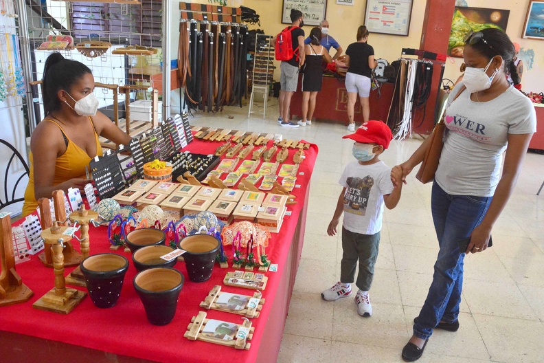 Culmina hoy Feria Arte para Mamá