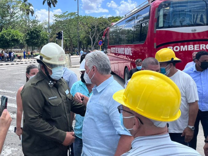Reportan 27 fallecidos en accidente mientras continúan labores de rescate Reportan 27 fallecidos en accidente mientras continúan labores de rescate