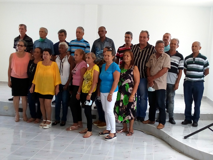 Agasajan a jubilados de Etecsa Agasajan a jubilados de Etecsa