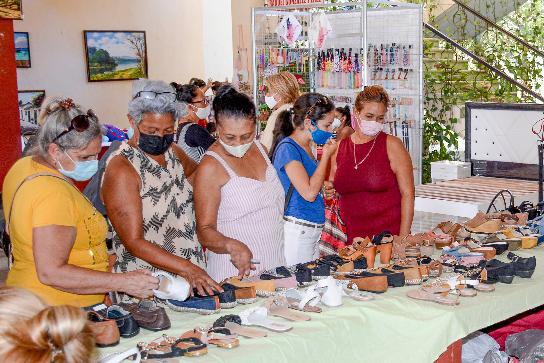 Inaugurada La Feria Arte para Mamá en Bayamo