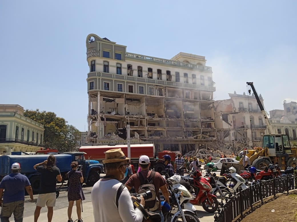 Reportan fuerte explosión en el Hotel Saratoga de La Habana