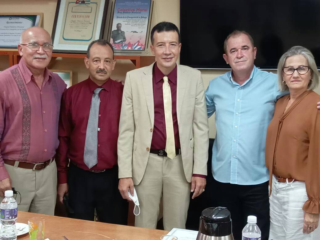 Neurocirujano de “operaciones mundiales” ya es especialista de segundo grado