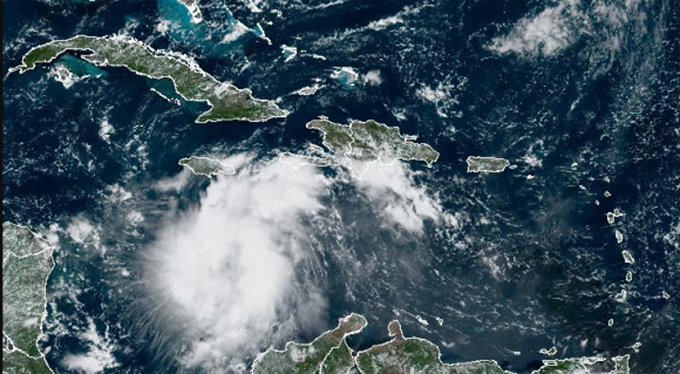 Tormenta tropical Ian mantiene rumbo al oeste