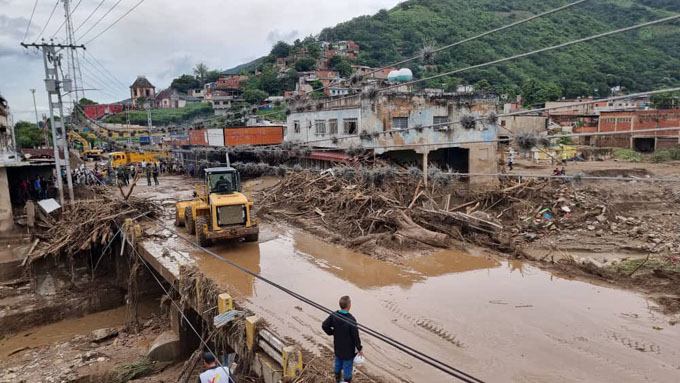 Cuba lamenta tragedia ocasionada por deslave en Venezuela Cuba lamenta tragedia ocasionada por deslave en Venezuela