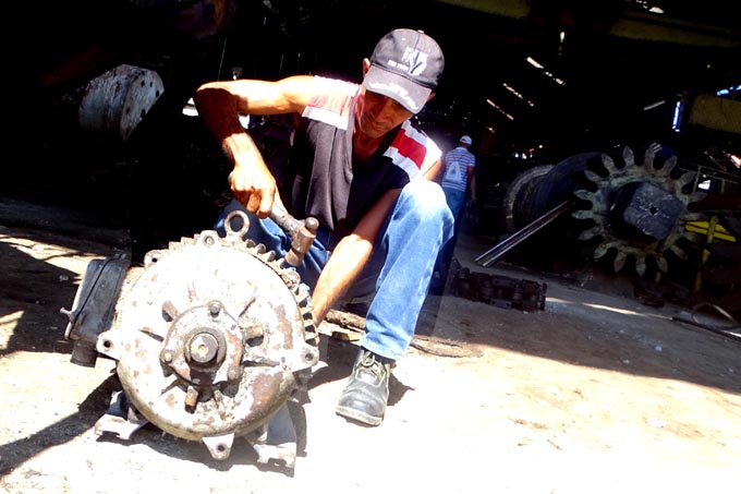 Alistan maquinaria y equipos en el Enido Díaz, de Campechuela Alistan maquinaria y equipos en el Enido Díaz, de Campechuela