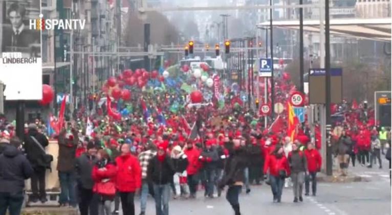 Miles de personas protestan en Bruselas por el alto costo de vida Miles de personas protestan en Bruselas por el alto costo de vida