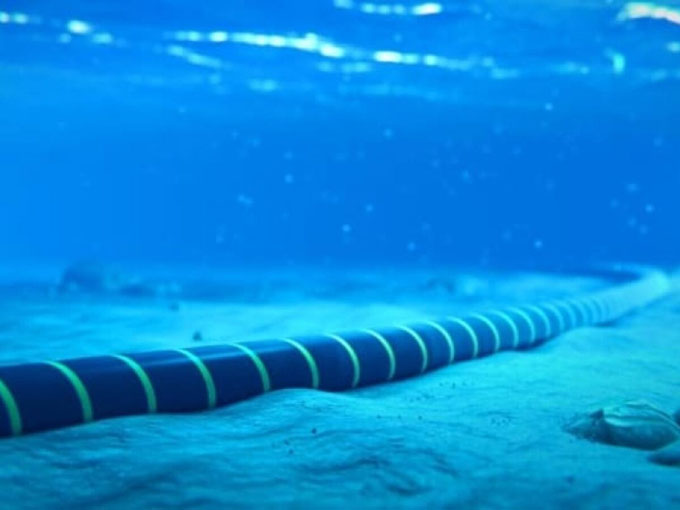 Realizan acto previo a instalación de cable submarino en Cuba