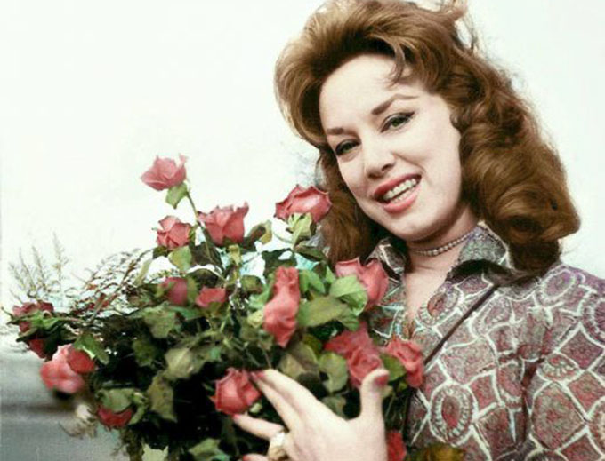 Una Rosa a lo Fornés Una Rosa a lo Fornés