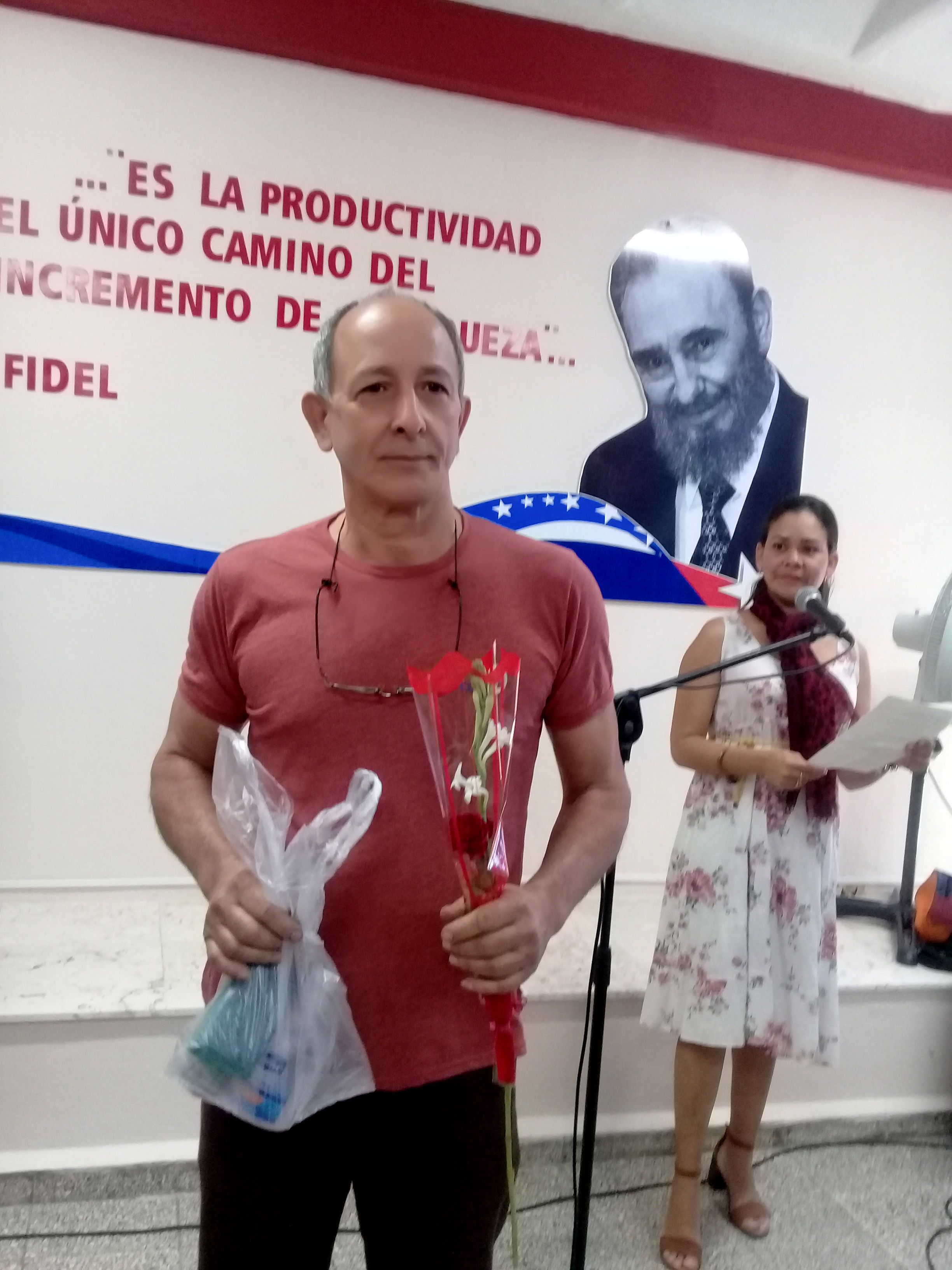 Celebran Día del Trabajador de la Industria Ligera (+fotos) Celebran Día del Trabajador de la Industria Ligera (+fotos)