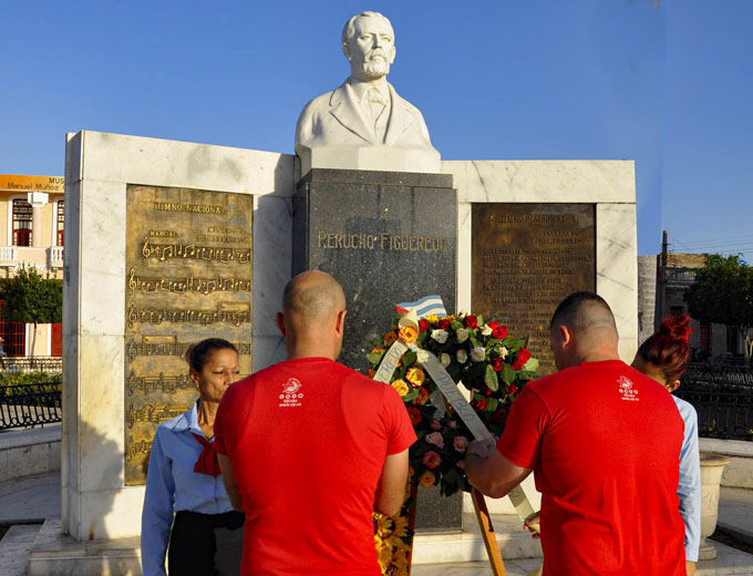 Tributo a Perucho Figueredo en aniversario de su nacimiento
