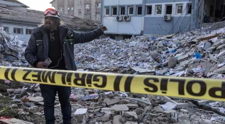 Cesan operaciones de Rescate en Türkiye, pero aumentan muertos Cesan operaciones de Rescate en Türkiye, pero aumentan muertos