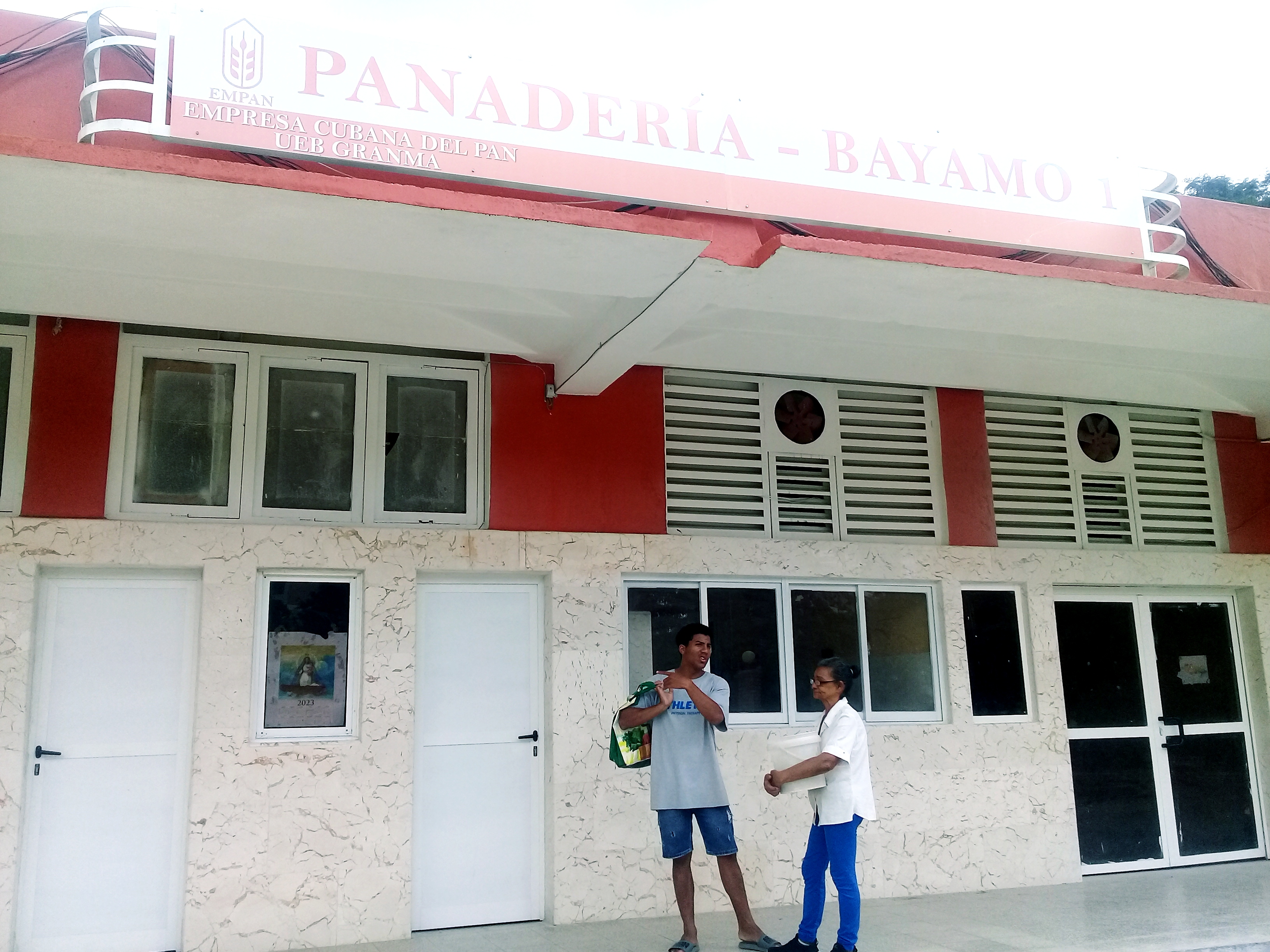 Ultiman detalles para reapertura de panadería en Bayamo