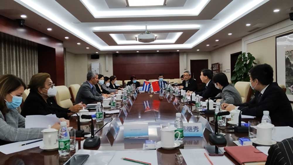 Cuba y China analizan ampliar cooperación en sectores de prioridad Cuba y China analizan ampliar cooperación en sectores de prioridad