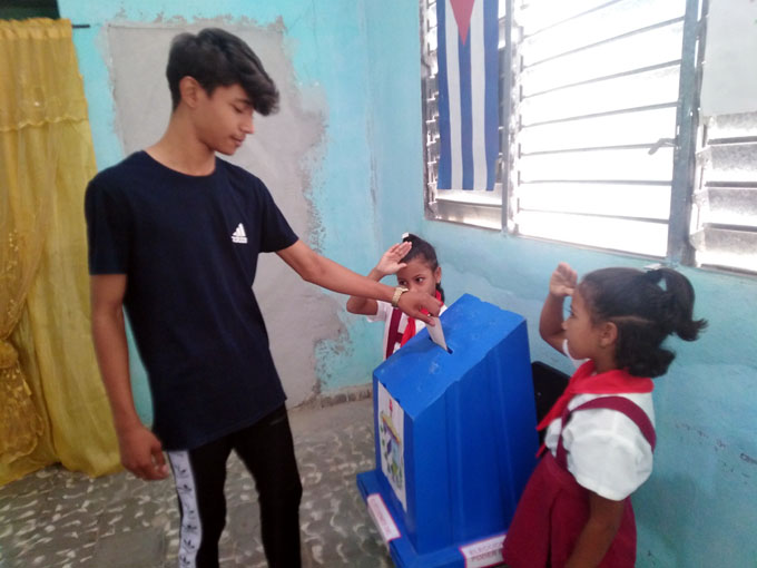 Unidos en el voto desde la primera vez Unidos en el voto desde la primera vez