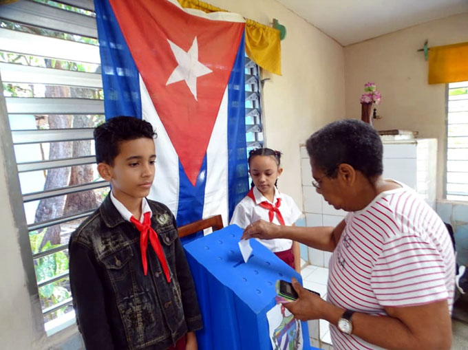 Se extiende hasta las 7:00 p.m. cierre de los colegios electorales