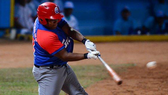 Alfredo Despaigne abre hoy jugando con Granma (+ fotos) Alfredo Despaigne abre hoy jugando con Granma (+ fotos)