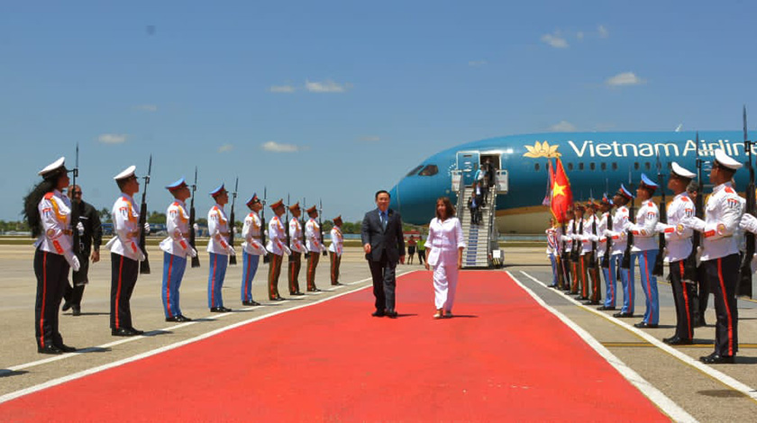 Llega a Cuba presidente de la Asamblea Nacional de Vietnam Llega a Cuba presidente de la Asamblea Nacional de Vietnam