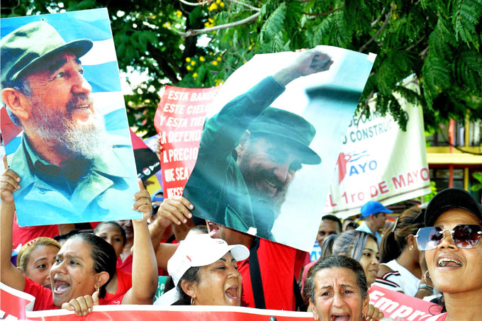 Festejan en barrios de Granma advenimiento del 1 de Mayo