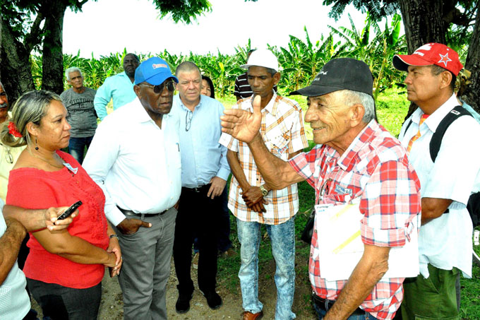 Chequea Vicepresidente cubano Plan de Soberanía, Seguridad Alimentaria y Nutricional en Granma Chequea Vicepresidente cubano Plan de Soberanía, Seguridad Alimentaria y Nutricional en Granma