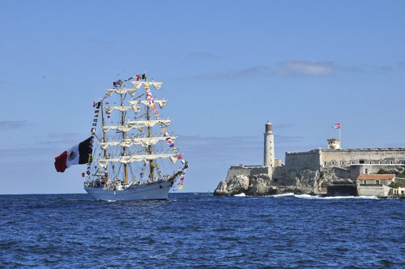 Arriba a La Habana buque escuela Cuauhtémoc, de la Armada mexicana (+Fotos)